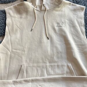 LIKE NEW!!!Under Armour Off-White Sleeveless Hoodie